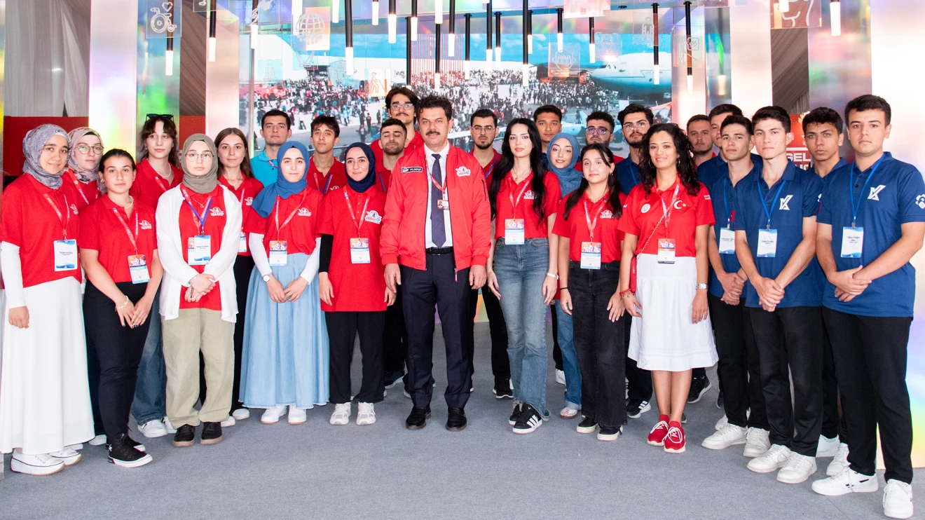 Rektör Yılmaz, TEKNOFEST İstanbul’da öğrencilerle buluştu